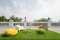 Cove Veranda Hotels in Jatiasih