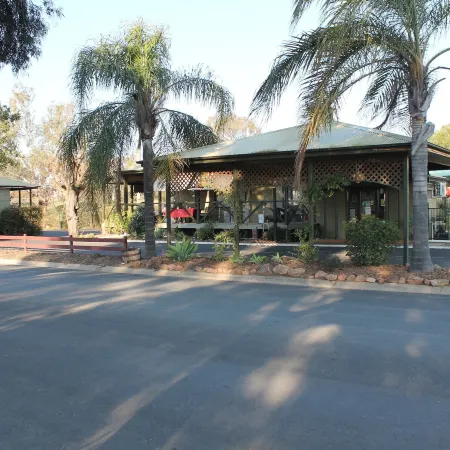 Lake Forbes Motel