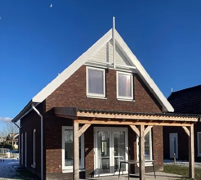 ナイス ホリデー ホーム ウィズ サウナ ニア ア レイク