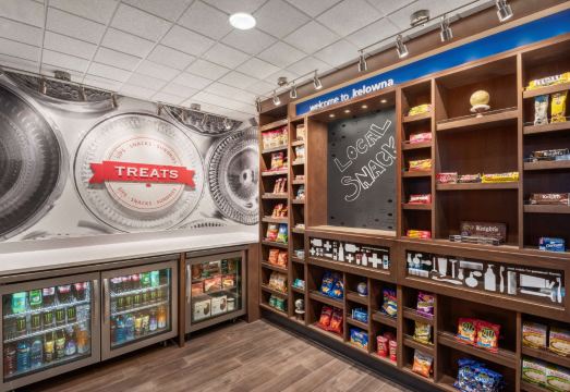 햄프턴 인 & 스위트 바이 힐튼 킬로나 에어포트 수영장