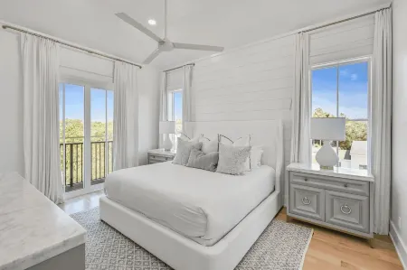 Sunset Pointe 30A by Avantstay Gulf Views, Carriage, Pool