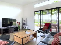 The Red Door @ Barossa Valley Vineyard View Hotels in Nuriootpa