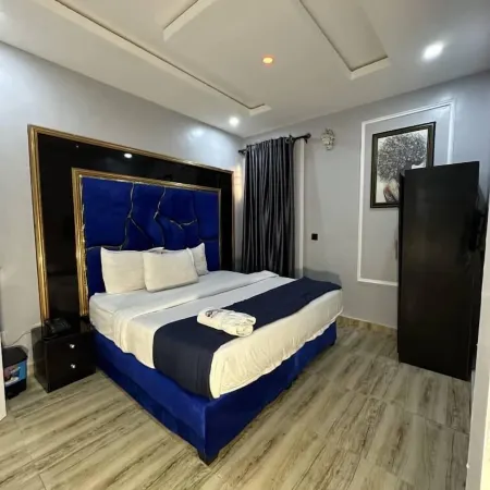 Mountaintop Suite and Apartment