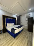 Mountaintop Suite and Apartment