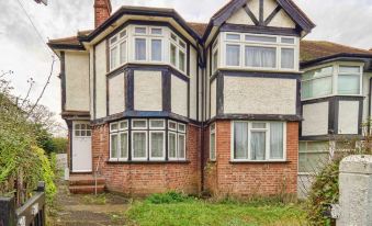 2 Bedroom Apt in Residential Locality