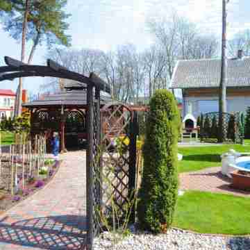 Comfortable Holiday Home with a Large Garden Hotel Exterior