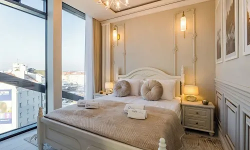 Q18 ApartHotel