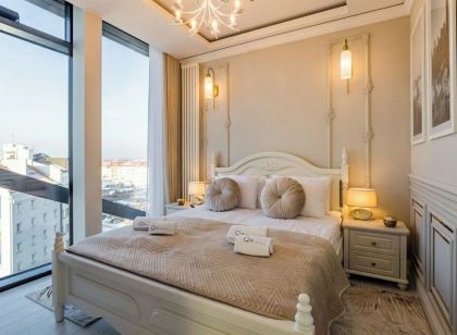Q18 ApartHotel