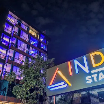 Indie Stays Mumbai International Airport Отели рядом с достопримечательностью «Национальный институт промышленного инжиниринга»