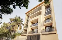 Saltstayz Premier - Galleria Market Road & Sector 27
