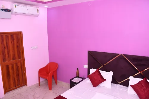 Dev In & homestay