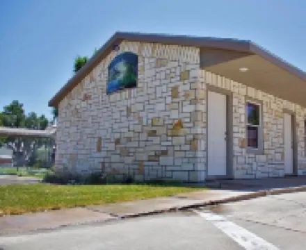 Baltzell Lodge Hotels in Great Bend