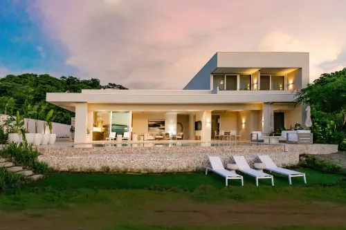 Secluded Luxury Mansion with Sleek, Modern Design, High-End Amenities, and Spectacular Views - Apartments