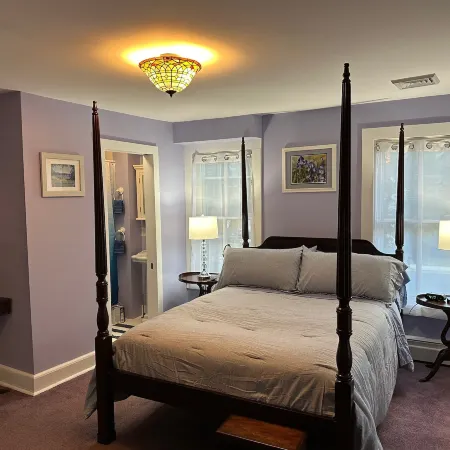 Inn on Fox Meadow - Spacious Victorian Inn