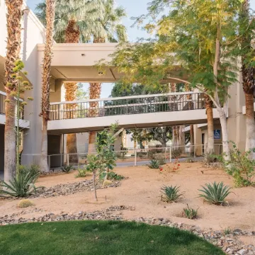 L3 Oasis Hotel