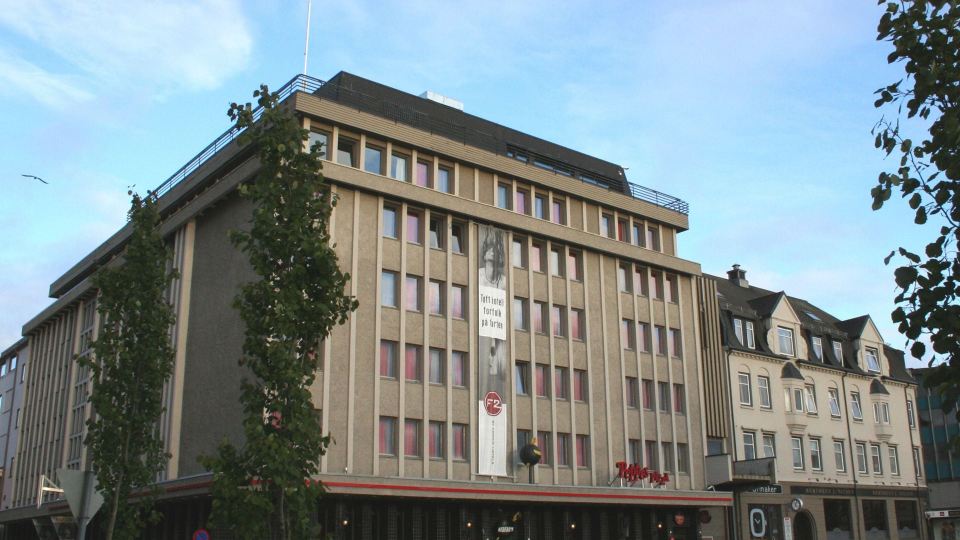 F2 Hotel