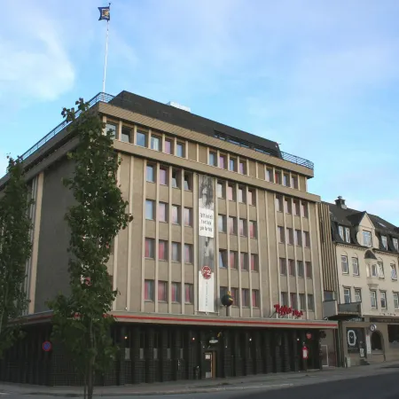F2 Hotel