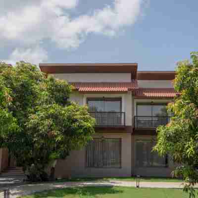 Gir Aatithya Clarks Inn Hotel Exterior