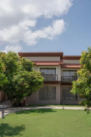 Gir Aatithya Clarks Inn