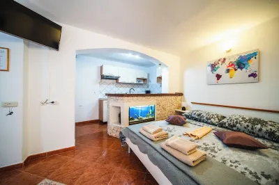 M & J Central Suites Hotels in Orebic