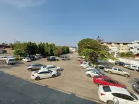 Dhevaraj Hotel - parking