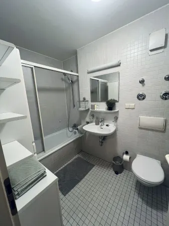 Quiet apartment right next to Nordpark / 5 min to the trade fair and arena Отели рядом с достопримечательностью «Императорский дворец в Кайзерсверте»