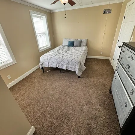 4-bedroom house in historic Vicksburg with AC, WiFi, Pet friendly.