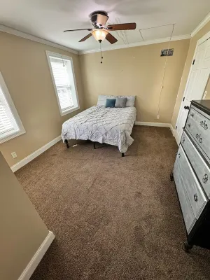 4-bedroom house in historic Vicksburg with AC, WiFi, Pet friendly.