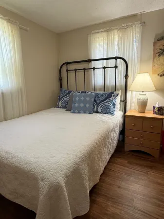 NEW LISTING! Cozy Fairhope Cottage w/Bayview