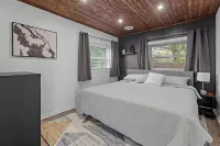 Private Garden Retreat - King Bed - mins TMH + Downtown + FSU! -  Apartamentos vacacionales