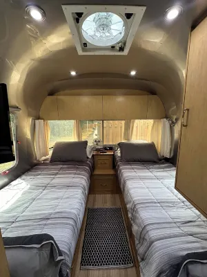 Sip & Soak: Airstream Glamping, Hot Tub on Seneca Wine Trail