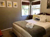 RIVERFRONT, KAYAKS, DOCK, YARD, VIEW,  HOT TUB, POOL TABLE, BBQ, 5 STAR