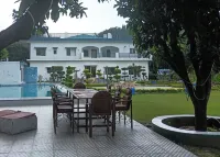 โรงแรม คาตาปาธาร์ รีสอร์ต และ ร้านอาหาร