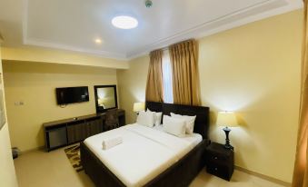 Light Spring Hotel