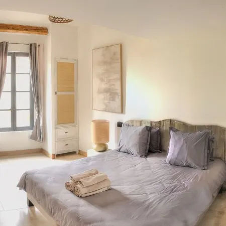 South-facing suite with terrace in town center