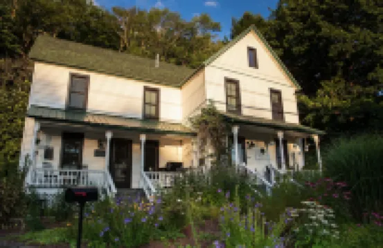 The Yarra Hotels in Livingston Manor