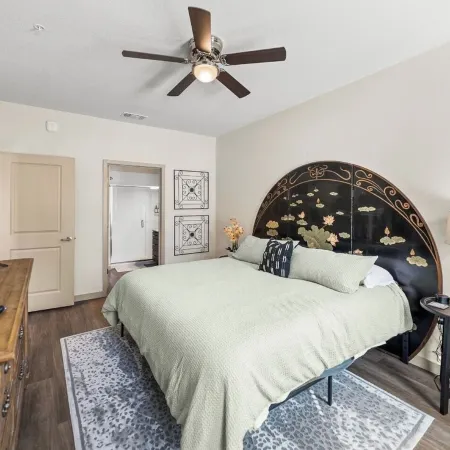 2-bedroom, 2-bath unit offers a family-friendly retreat just mins from LEGOLAND.