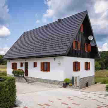 Green Lakes House 2 Hotel Exterior