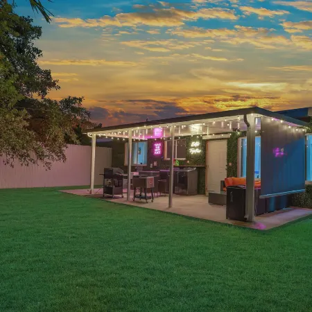 4 to 23 Guests GameRoom 2 Kitchens Bar BBQ