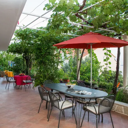 Studio Apartments Andrijana