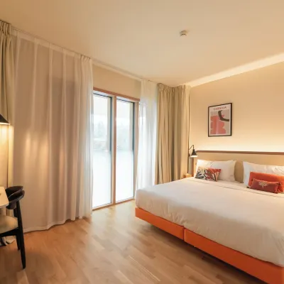 HOOD Hotels near Eglise Russe