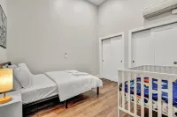 4Bd+65"+Crib+8 Min Away from DT CLE