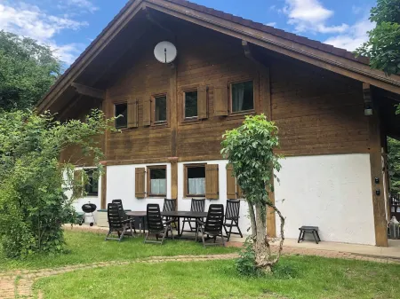 Idyllisches Ferienhaus mit Gatensitzplatz. Haustiere Willkommen! Отели в г. Нассау