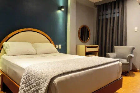 Hotel El Arroyo Отели рядом с достопримечательностью «Edificio Chataing»