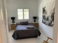 Crescent Head 4 bedroom waterfront beach cottage