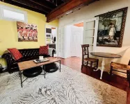 Downtown Sarasota Apartment in Historic Burns Square, South Side Walkable