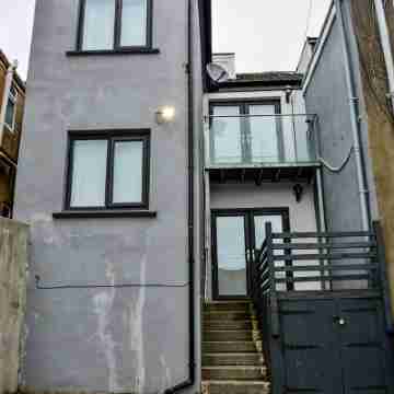 Lovely one bedroom flat with free parking town center Hotel Exterior