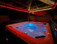 Private Cozy  RV Very central walking to shopping store/near FIU Pet Friendly . Hotels in Tamiami