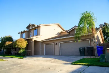 Modern house with jacuzzi - near 3 National Parks!