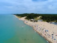 Private Downtown Apt, King Bed, Jet Bath, Fireplace, Grill, near Indiana Dunes Hotels in Chesterton